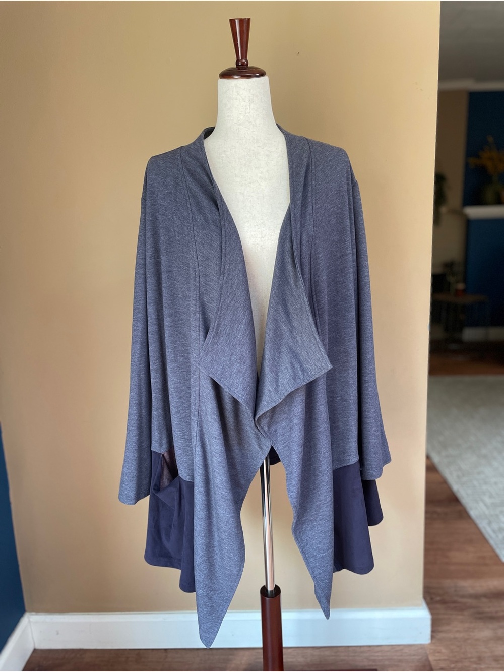 Logo By Lori Goldstein Lounge Cardigan Size‎ 3X Heather Gray Pockets Asymmetric